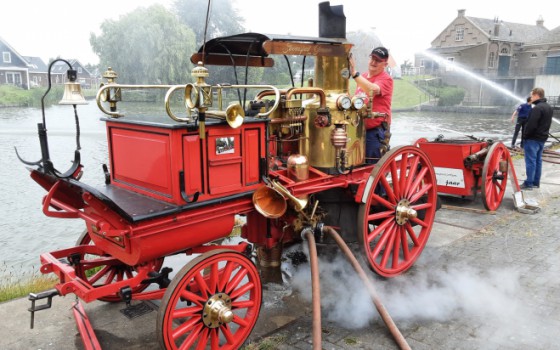 Brandspuitenweekend met spectaculair waterspel